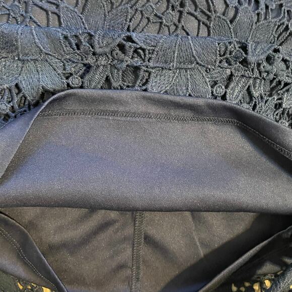 Lulu’s size Large floral crochet lace overlay mini skirt - Picture 9 of 13